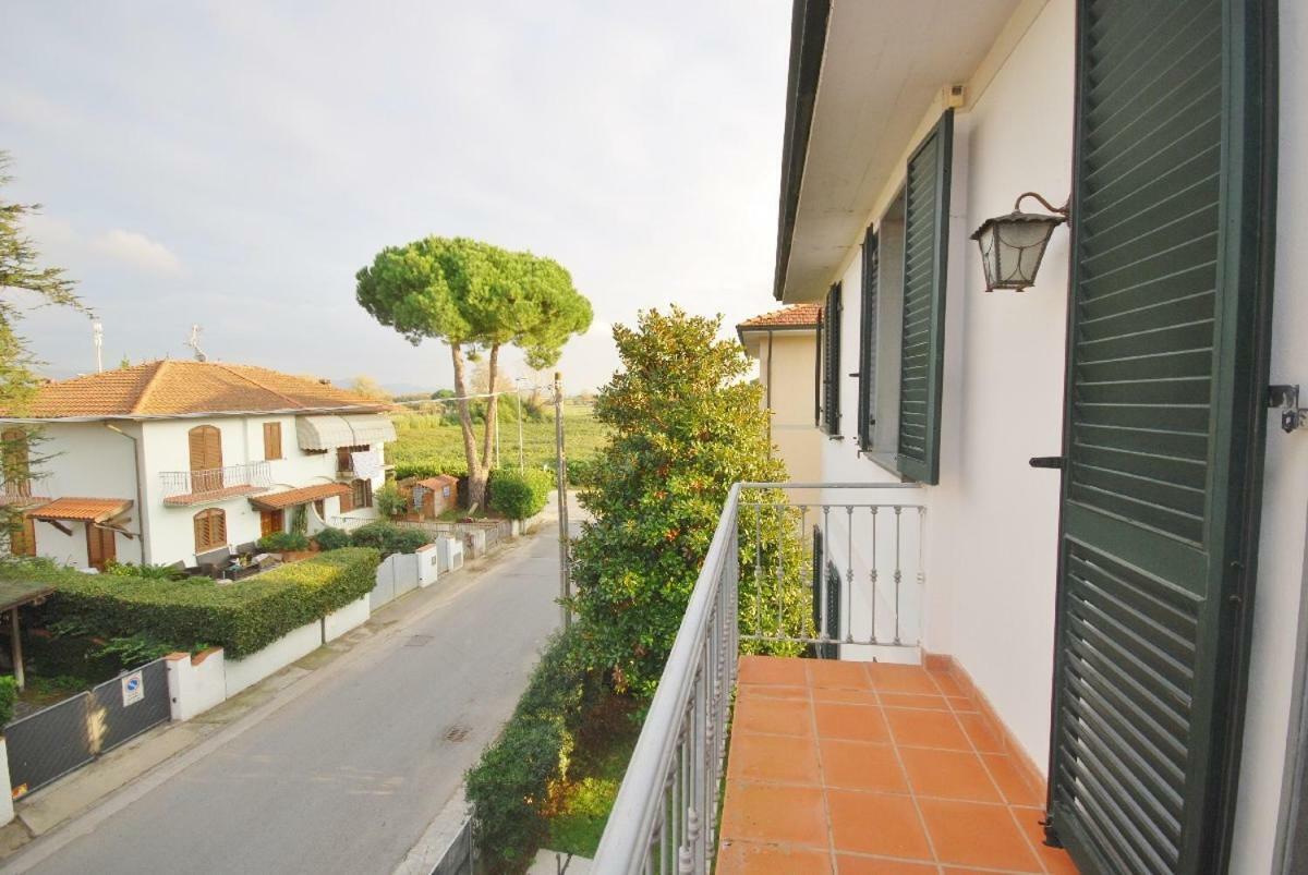 Raffinato Attico Vicino Al Mare Con Solarium Lido Di Camaiore Exterior photo