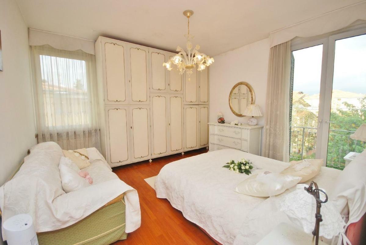 Raffinato Attico Vicino Al Mare Con Solarium Lido Di Camaiore Exterior photo