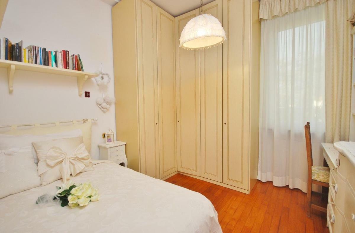 Raffinato Attico Vicino Al Mare Con Solarium Lido Di Camaiore Exterior photo
