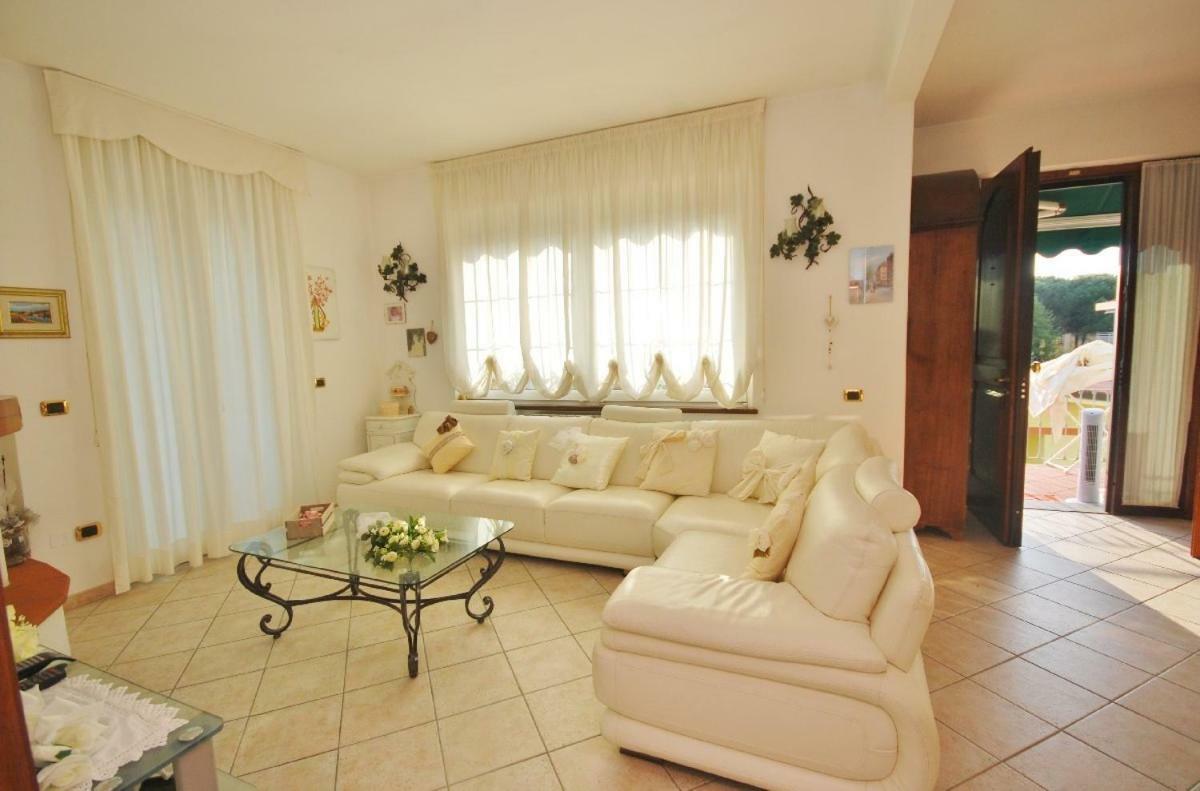 Raffinato Attico Vicino Al Mare Con Solarium Lido Di Camaiore Exterior photo