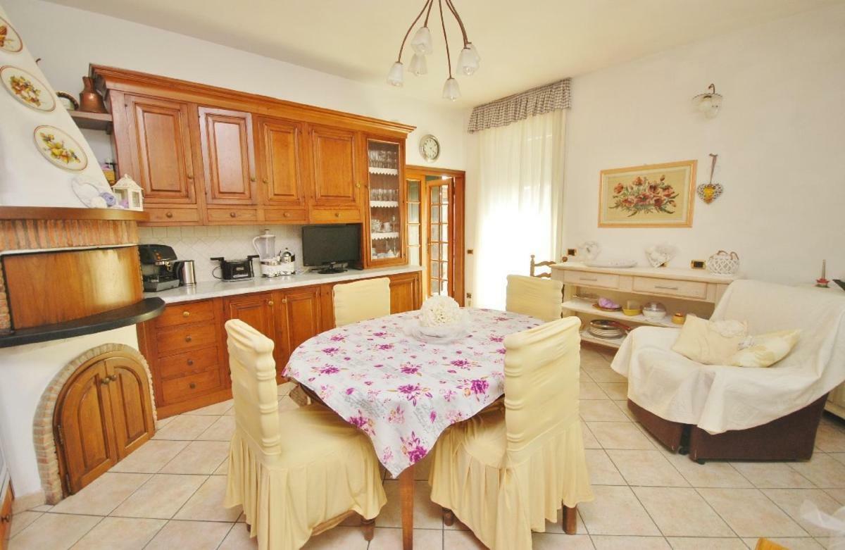 Raffinato Attico Vicino Al Mare Con Solarium Lido Di Camaiore Exterior photo